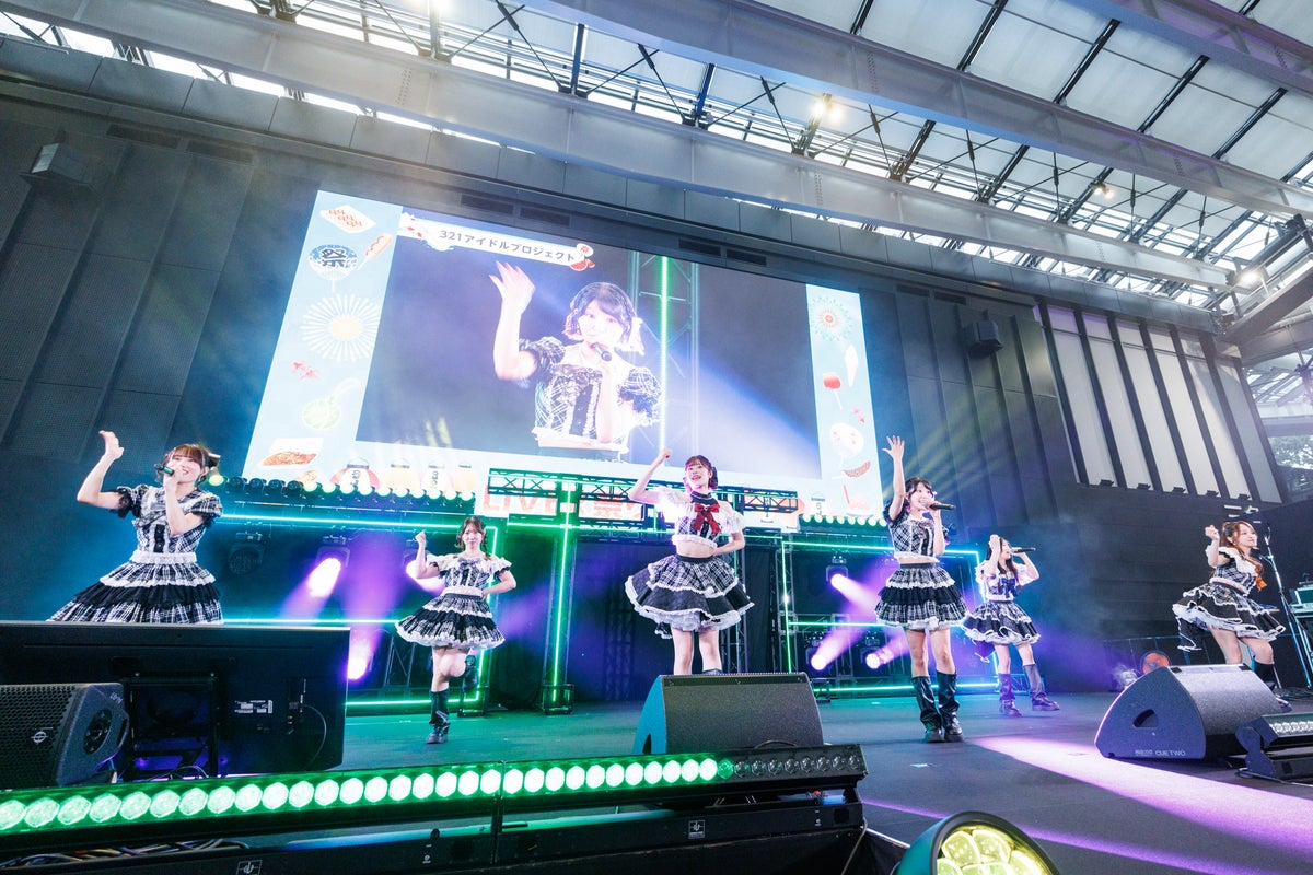 321 IDOL PROJECT performance at LIVER Matsuri 2026